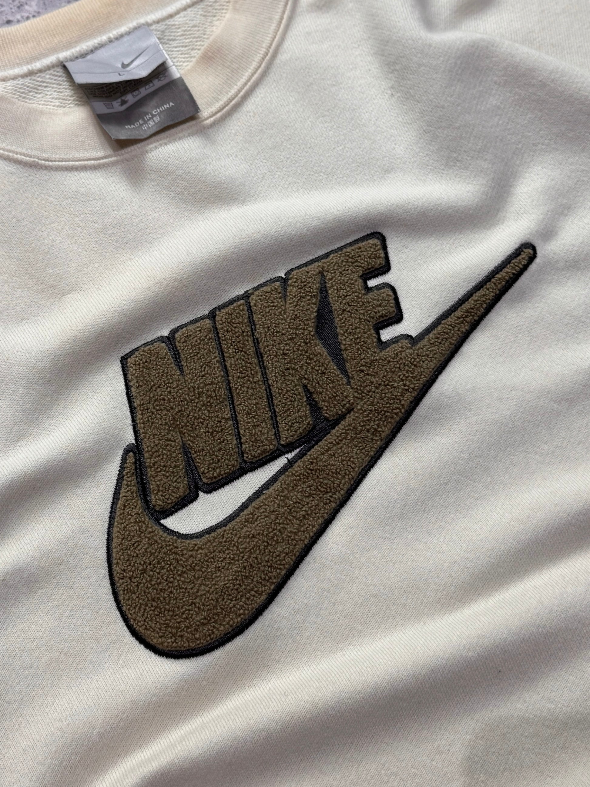 Vintage 2000s Nike Puff Print Spellout Sweater (L)