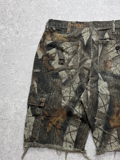 Vintage Wrangler Real Tree Cargo Shorts (32")