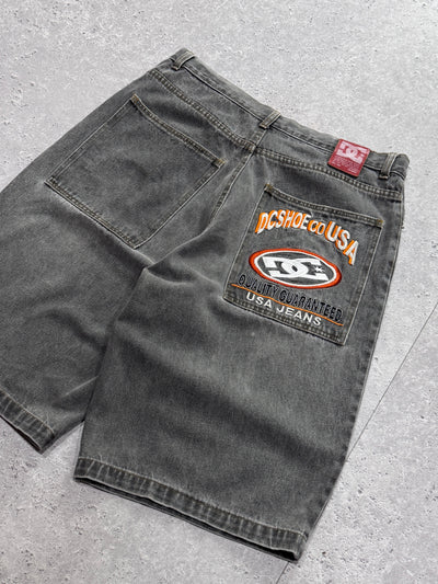 Vintage Y2K DC Shoes Embroidered Jorts (34")