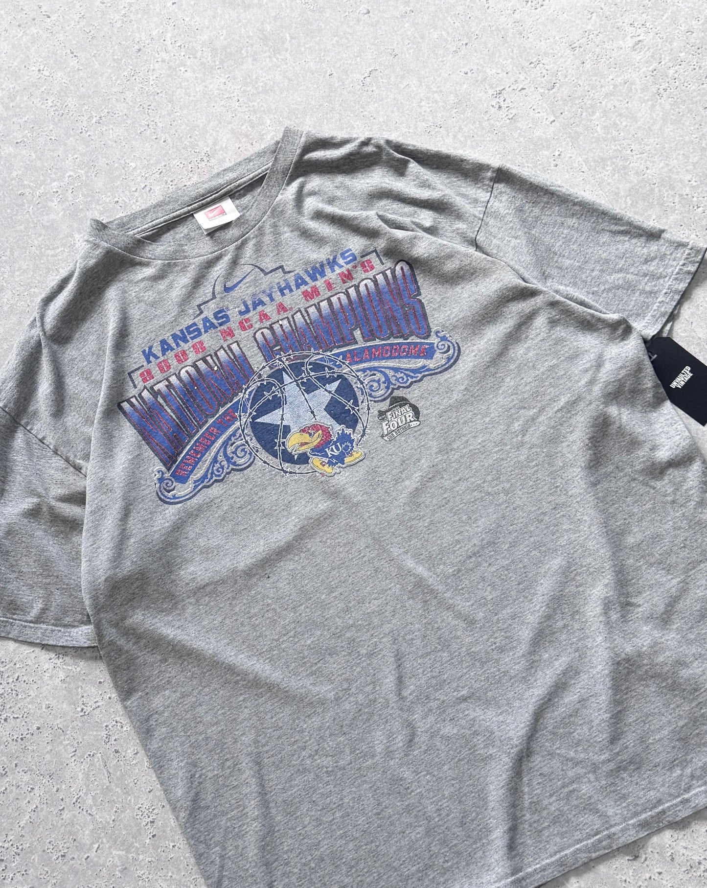 Vintage 00s Nike Kansas Jayhawks NCAA Tee (2XL)