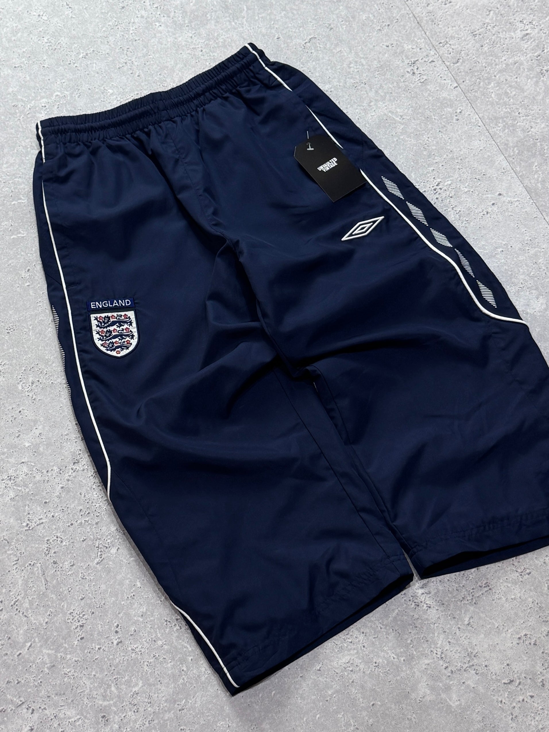 Vintage 2000s Umbro X England Football 3/4 Track Shorts (S)