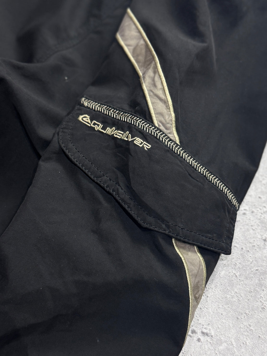 Vintage 2000s Quiksilver Boardshorts (34”)