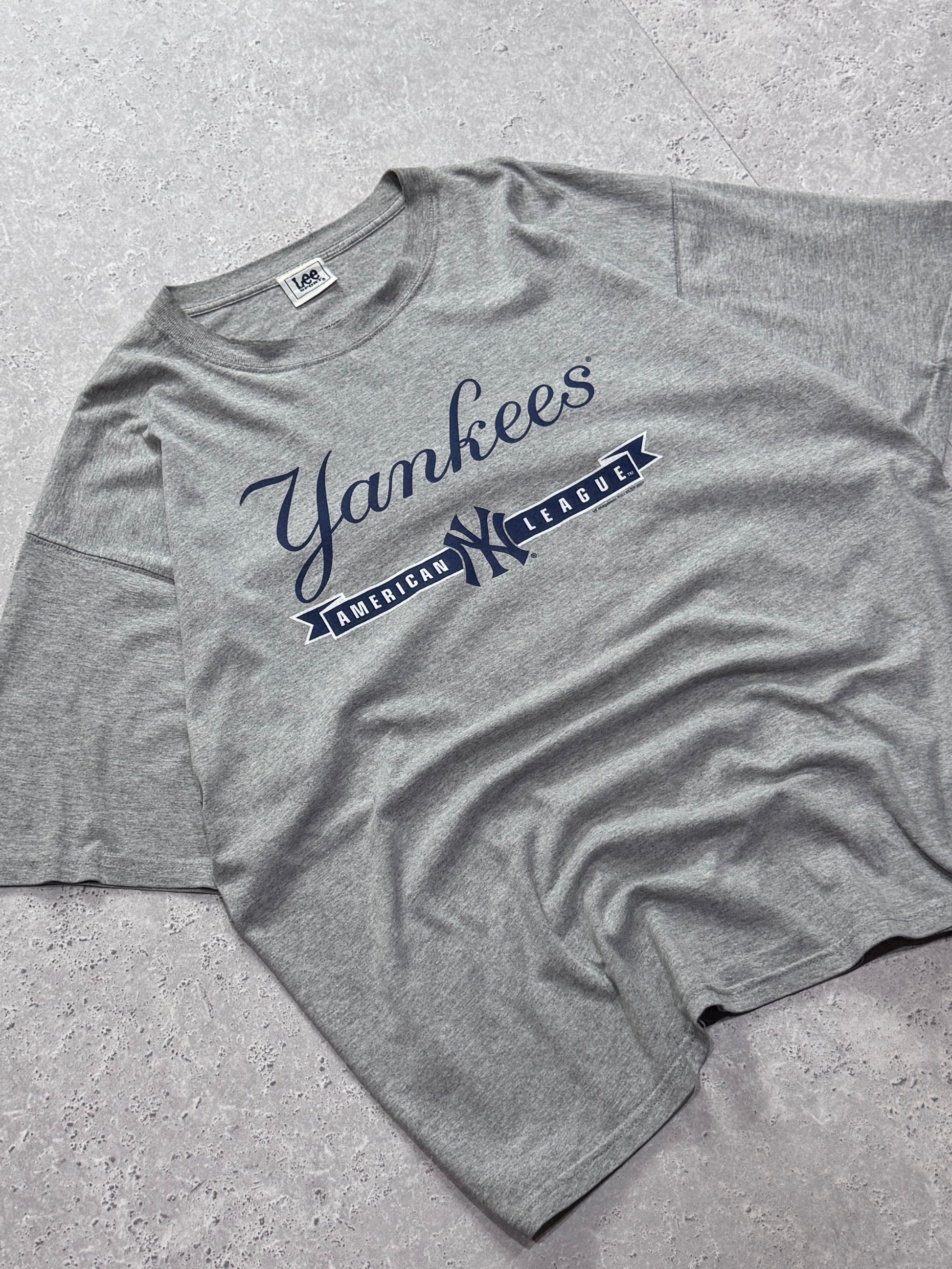 Vintage 2000s New York Yankees MLB Tee (XL)
