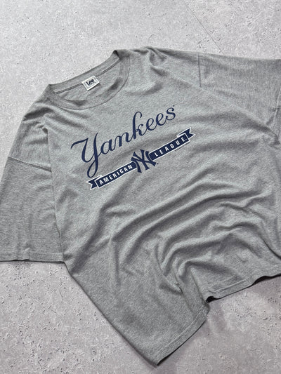 Vintage 2000s New York Yankees MLB Tee (XL)