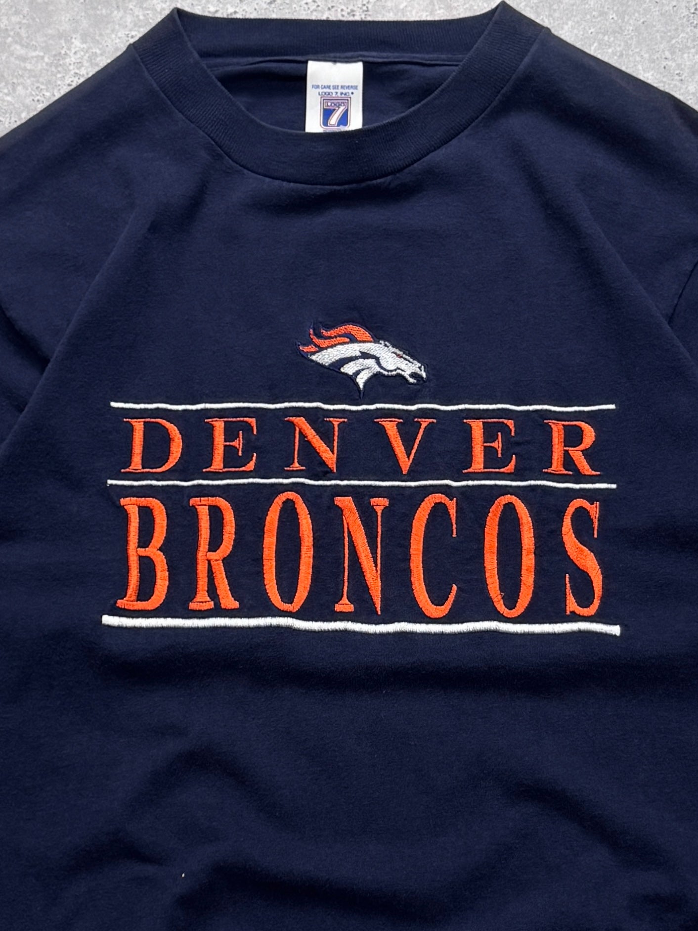 Vintage Denver Broncos Embroidered NFL Tee (M)