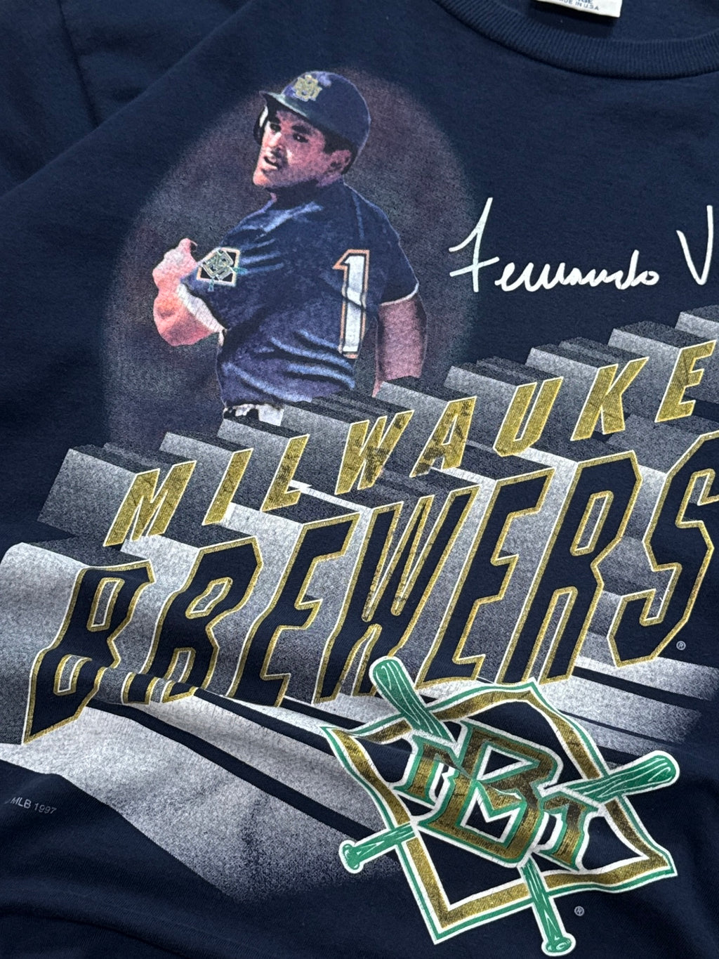 Vintage 1997 Milwaukee Brewers “Fernando Vina” MLB Tee (L)