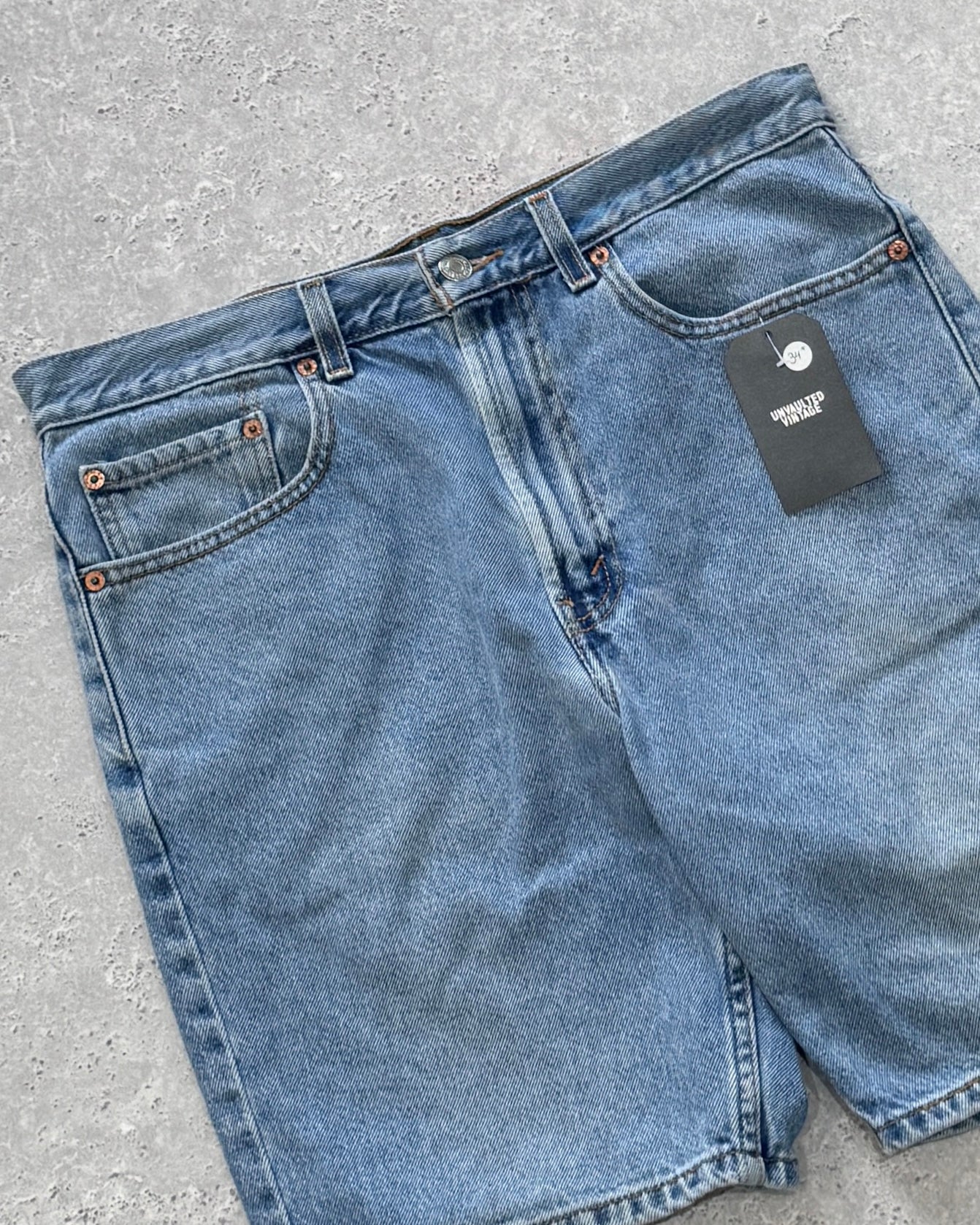 Vintage 00s Levi's Denim Jorts (34")