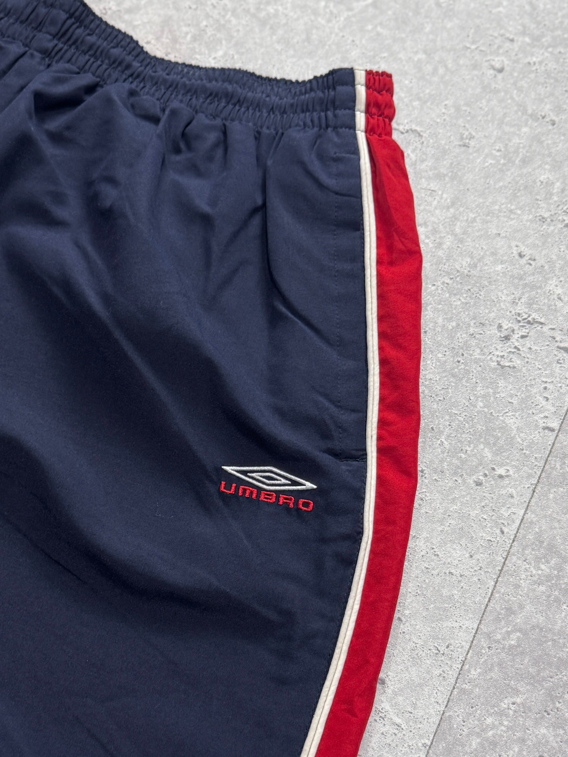 Vintage 2000s Umbro Adjustable 3/4 Track Shorts (XL)