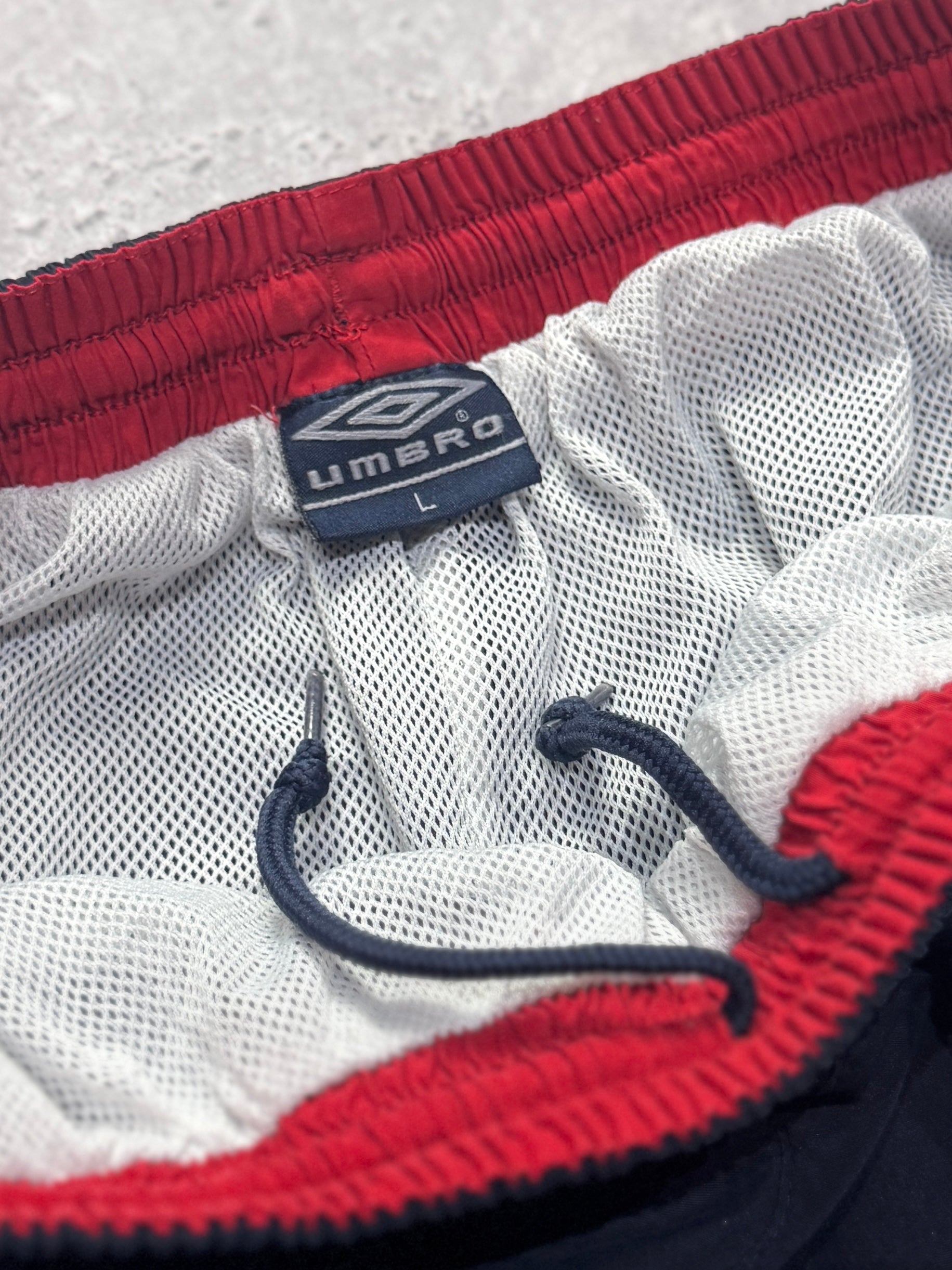 Vintage 2000s Umbro Adjustable 3/4 Track Shorts (M)