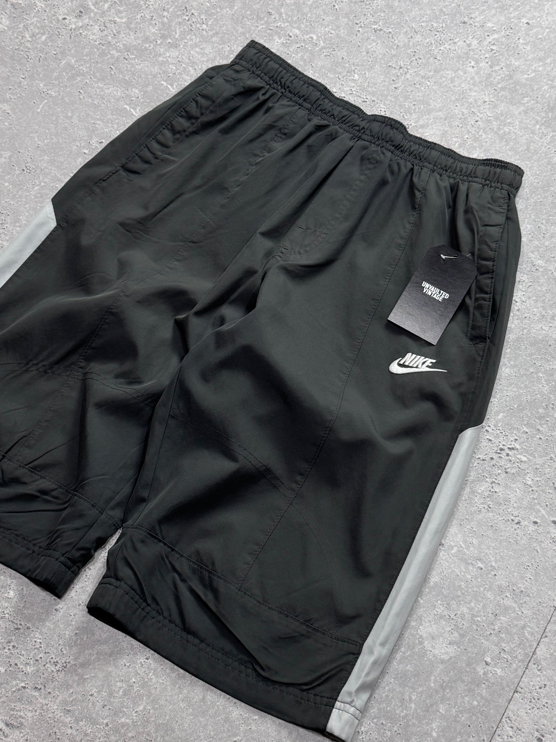 Vintage 2000s Nike Track Shorts (S)