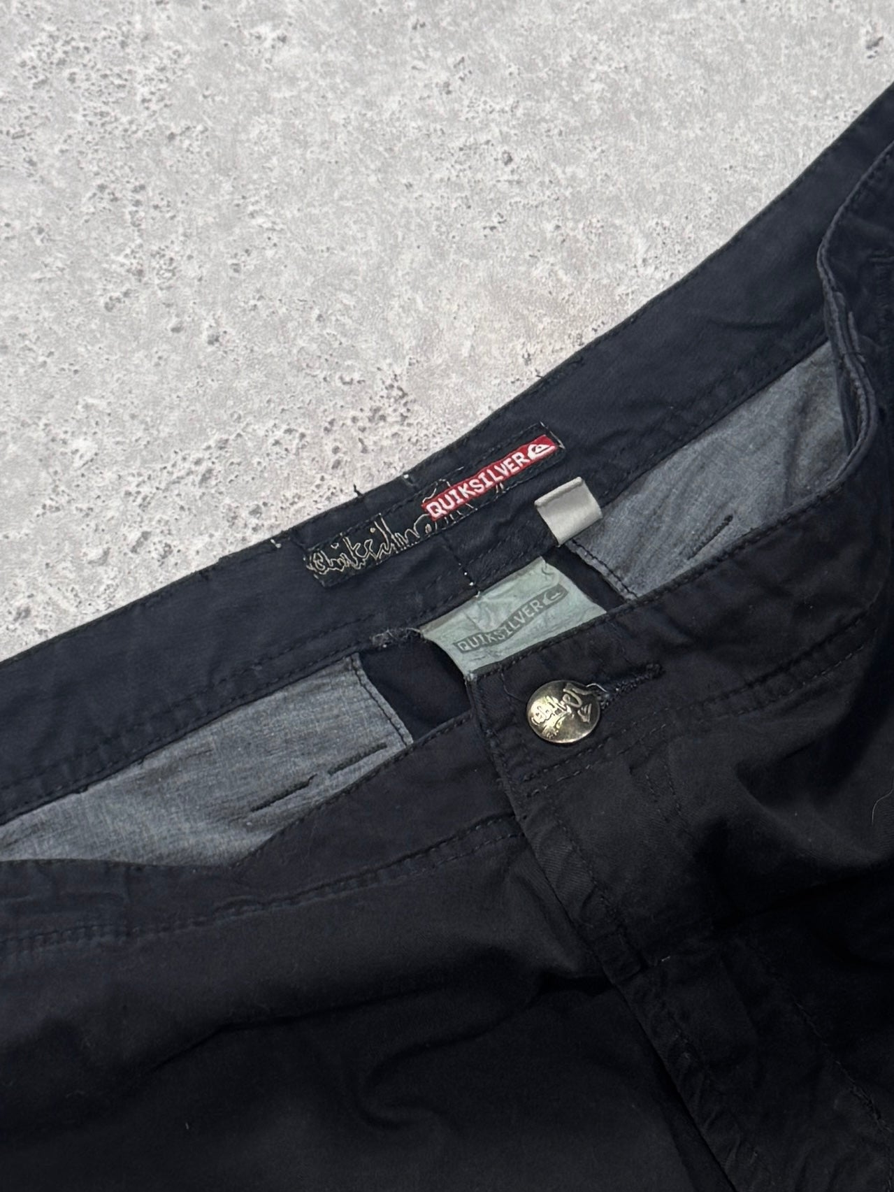 Vintage Y2K Quiksilver Cargo Shorts (36")