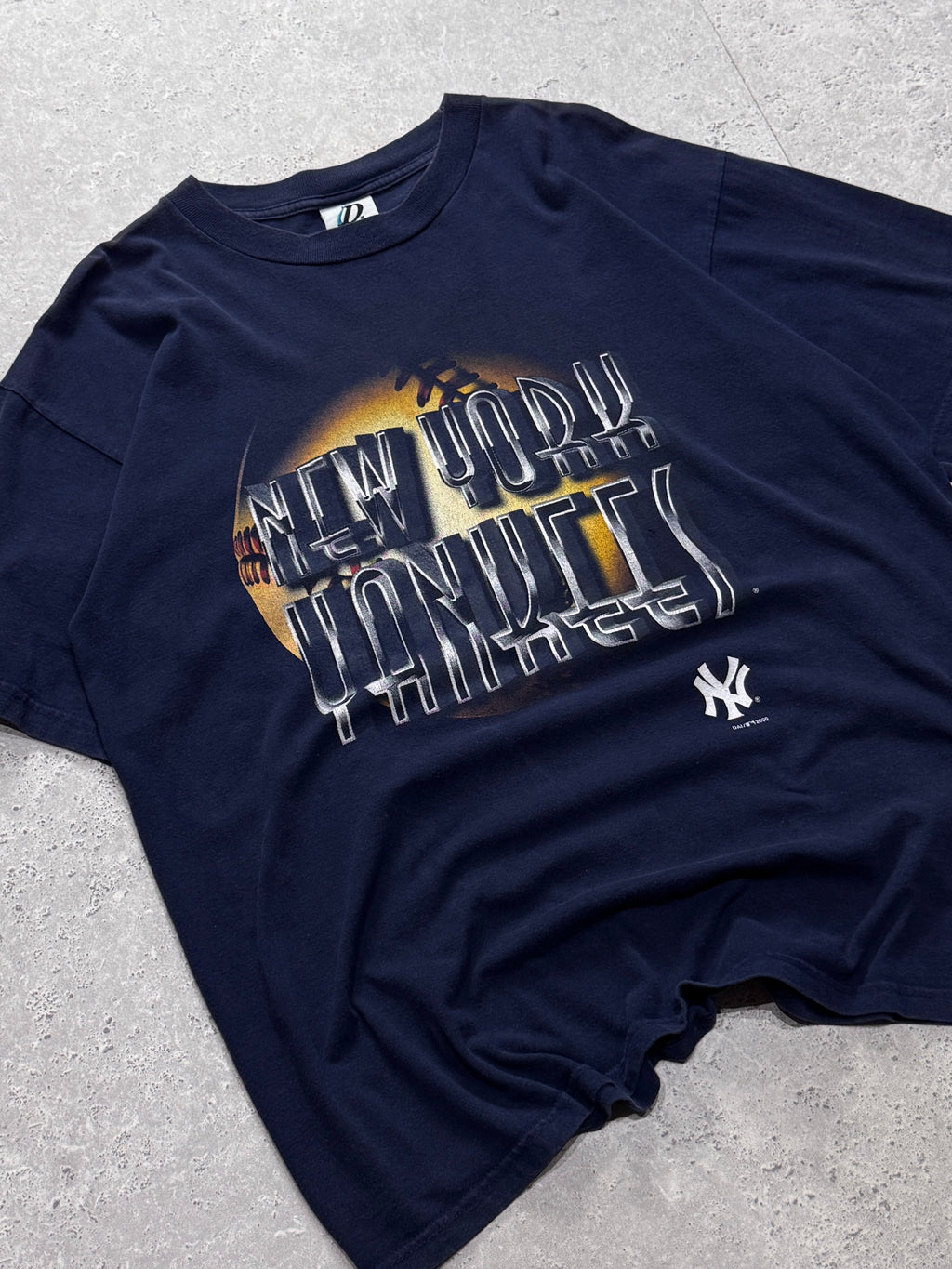 Vintage 90s New York Yankees MLB Tee (XL)