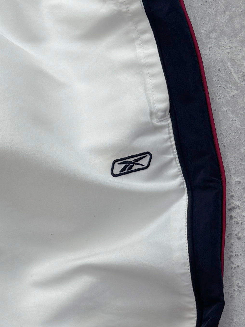 Vintage 2000s Reebok Adjustable 3/4 Track Shorts (M)