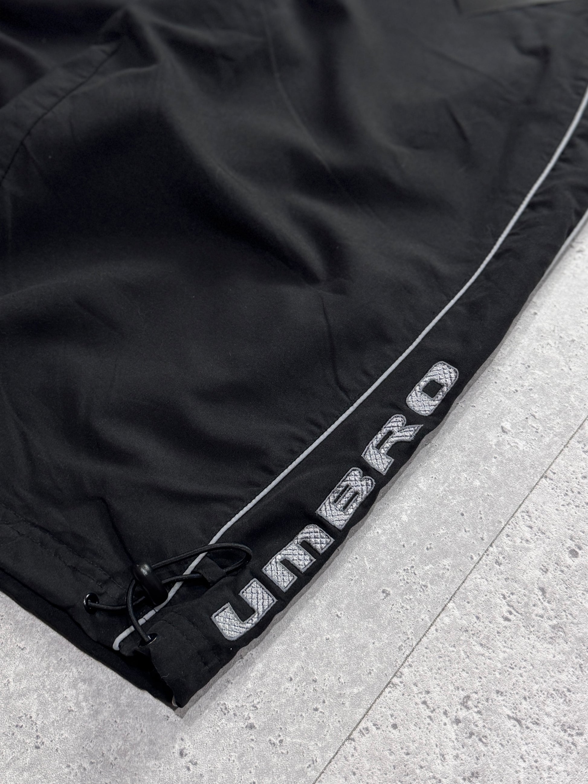 Vintage 2000s Umbro Adjustable 3/4 Track Shorts (M)