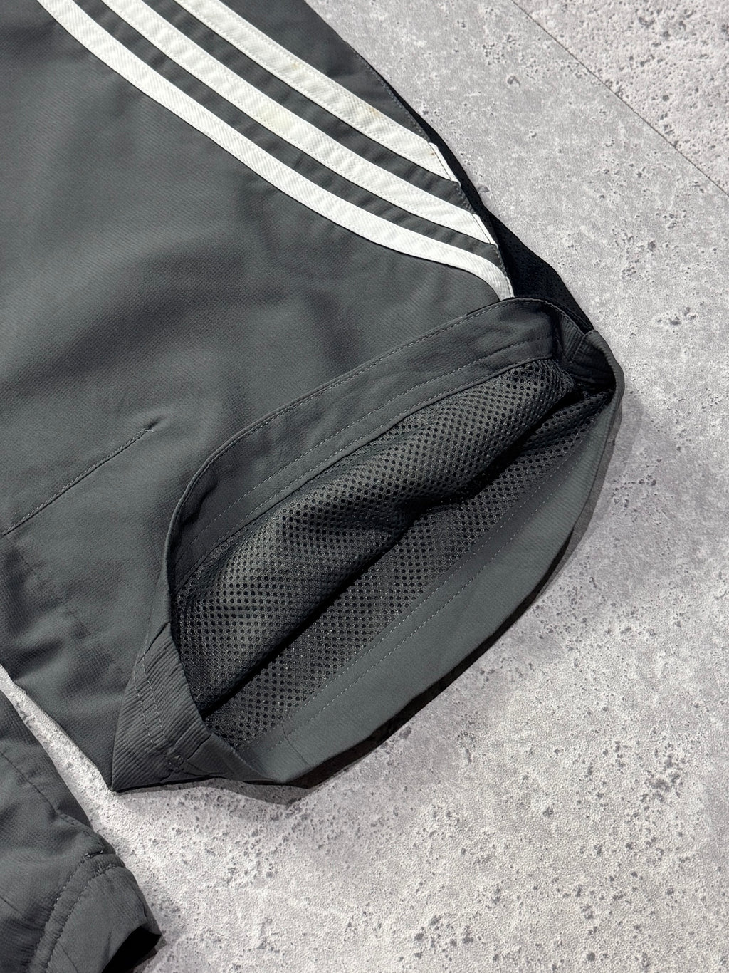 Vintage 2000s Adidas Adjustable 3/4 Track Shorts (S)