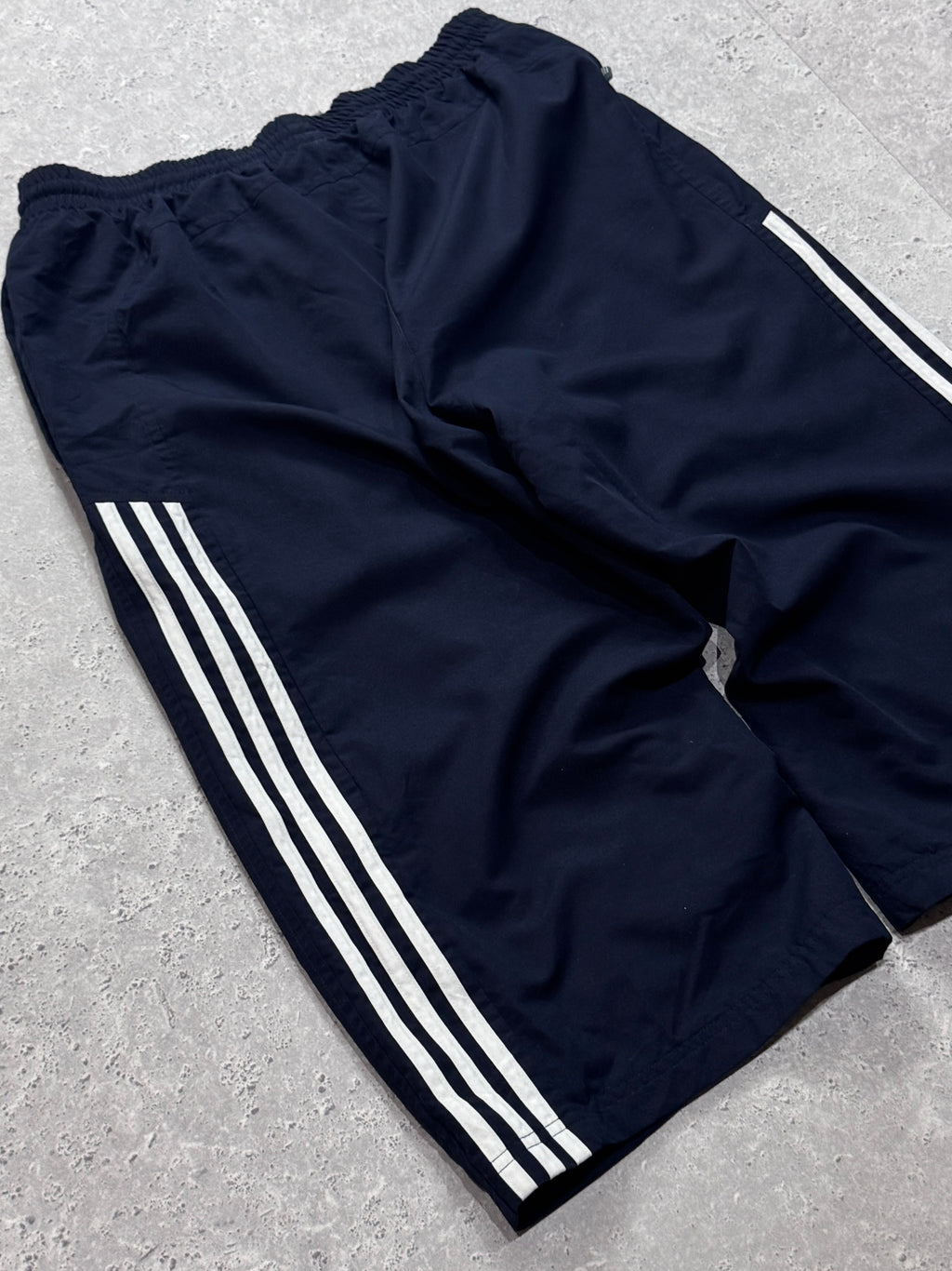 Vintage 2000s Adidas 3/4 Track Shorts (M)