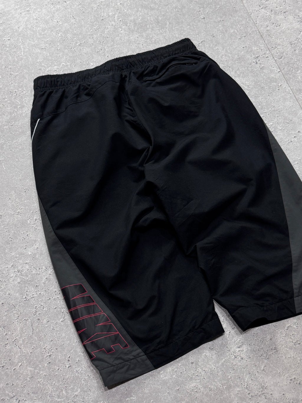 Vintage 2000s Nike Spellout Track Shorts (M)