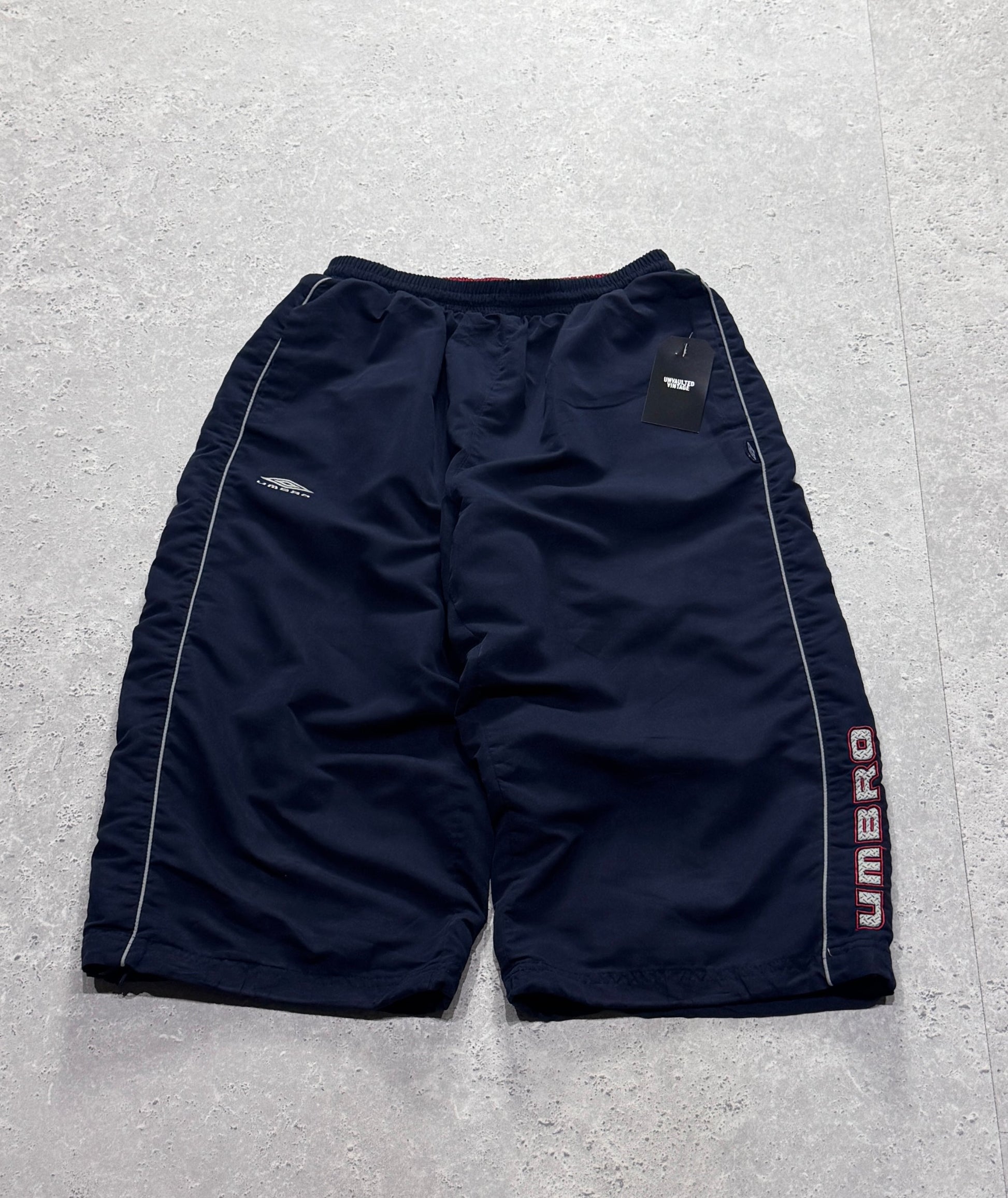 Vintage 2000s Umbro Adjustable 3/4 Track Shorts (M)