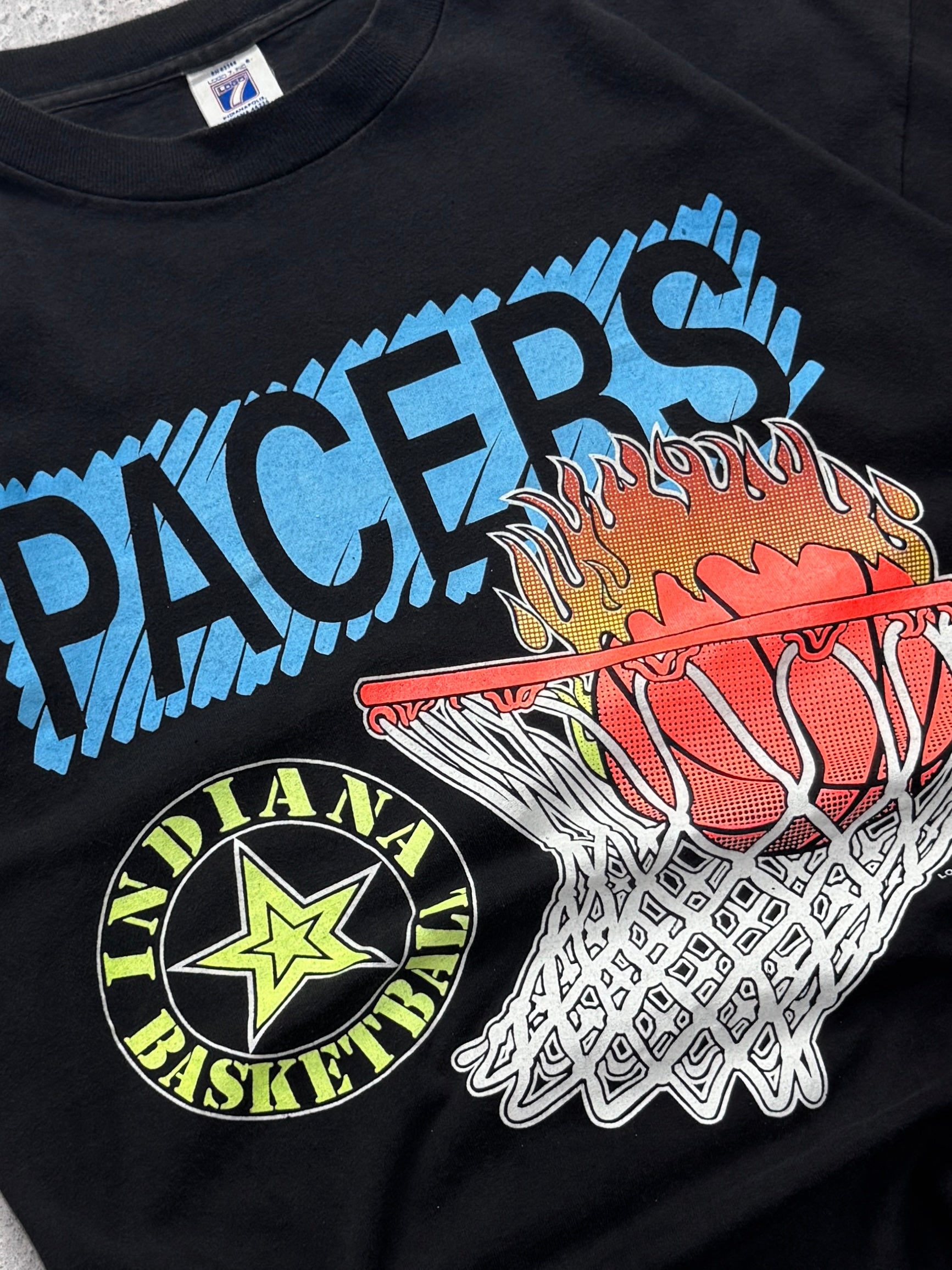 Vintage 90s Indiana Pacers NBA Logo Tee (L)