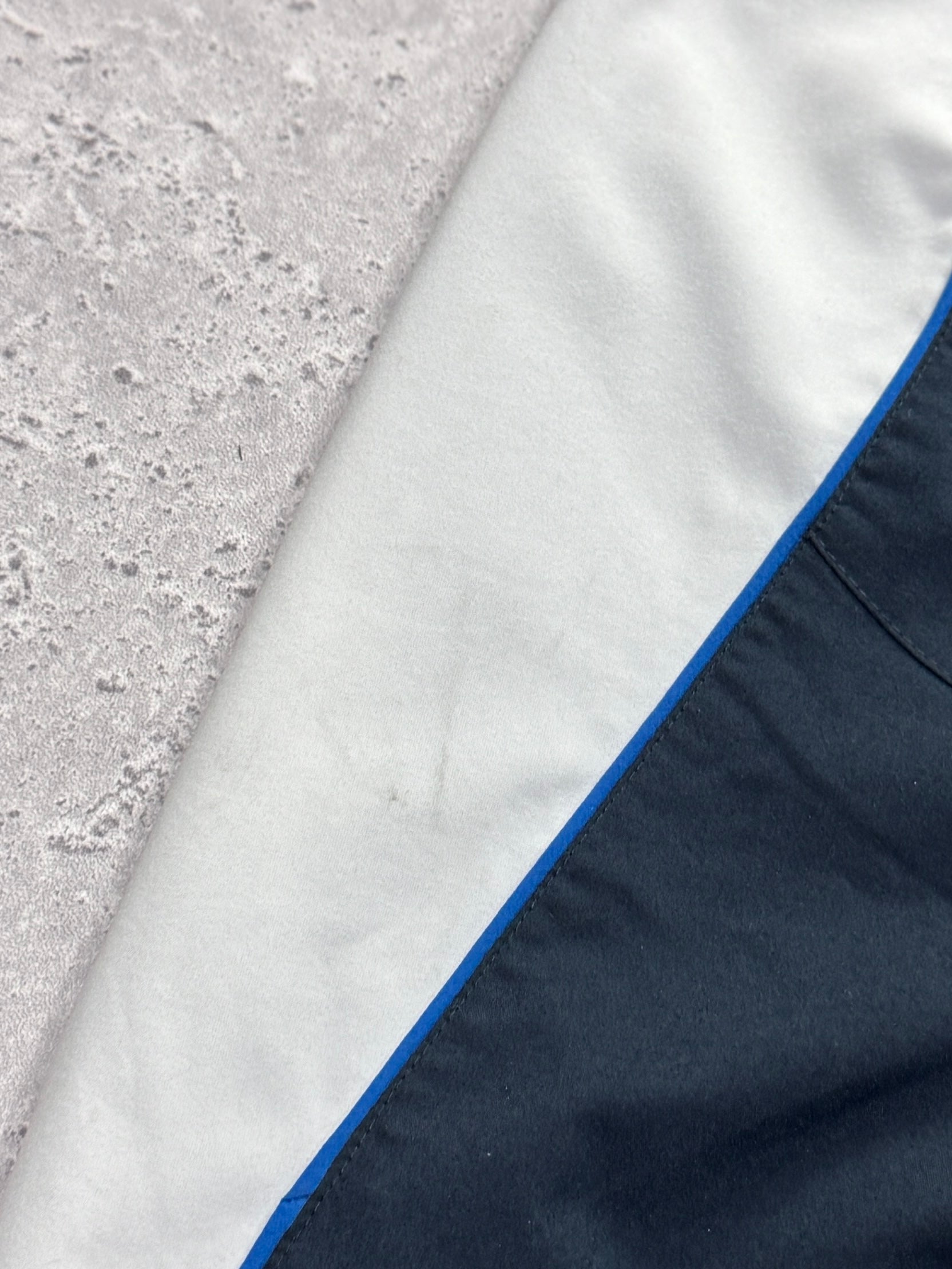 Vintage 2000s Nike Spellout 3/4 Track Shorts (L)