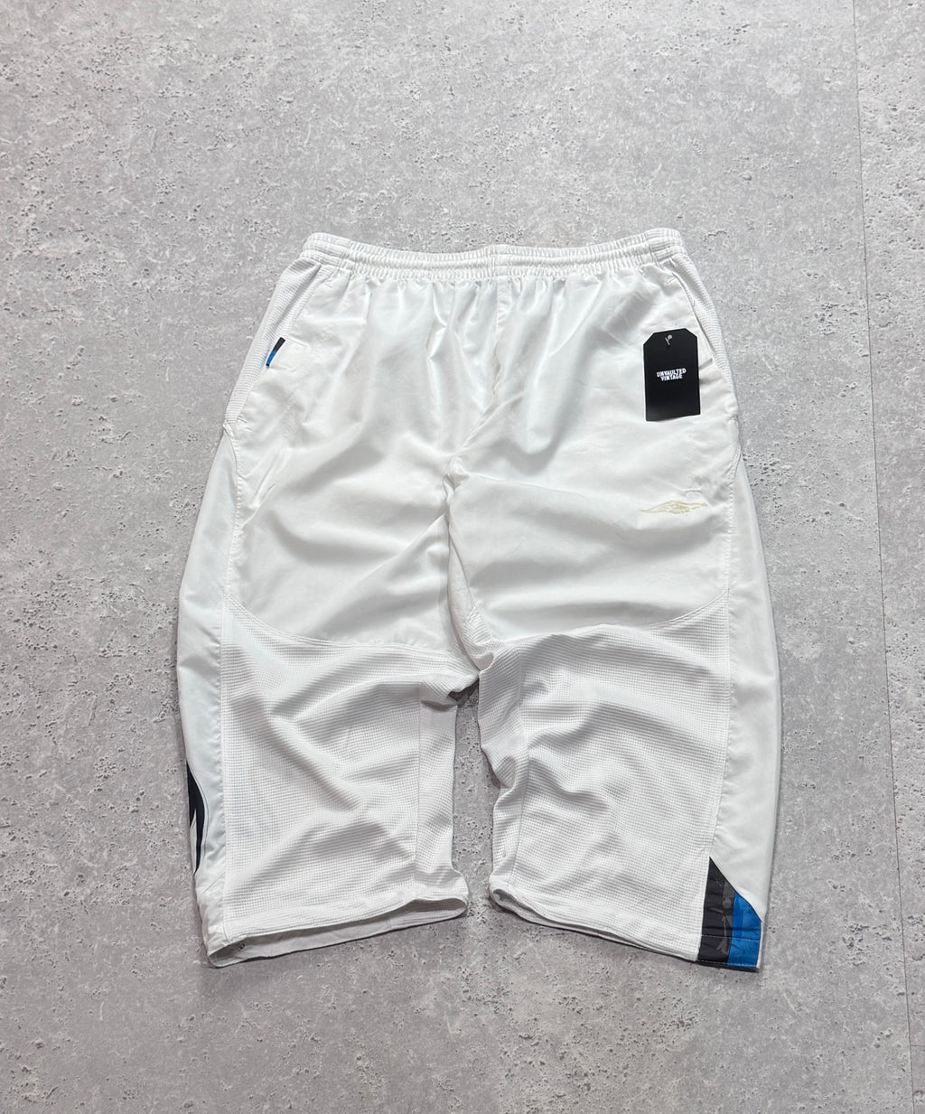 Vintage Y2K Umbro Adjustable 3/4 Track Shorts (M)