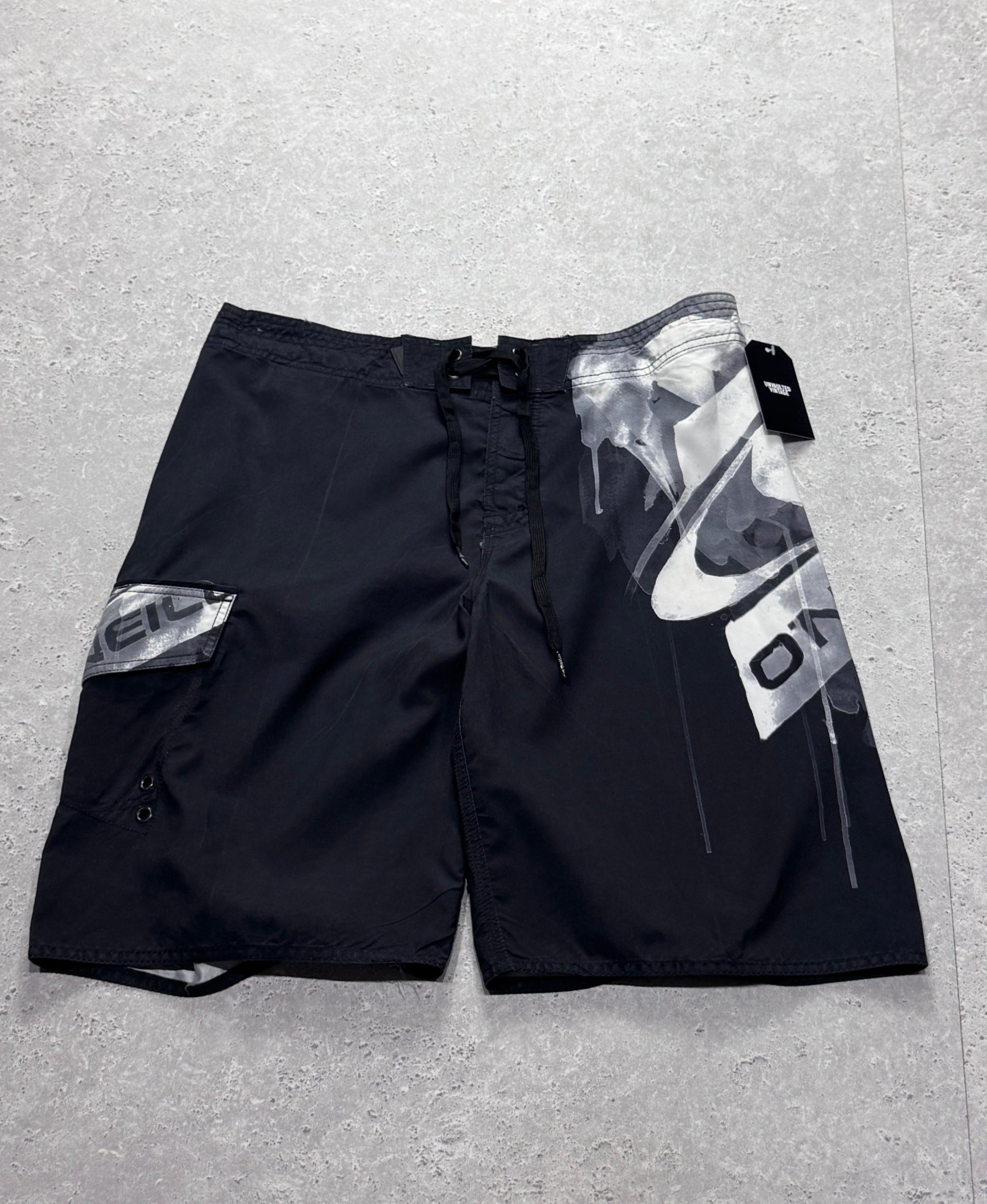Vintage Y2K O’Neill Boardshorts (34”)