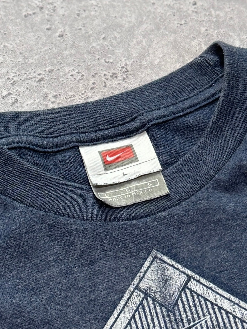 Vintage 2000s Nike X Detroit Tigers MLB Tee (L)