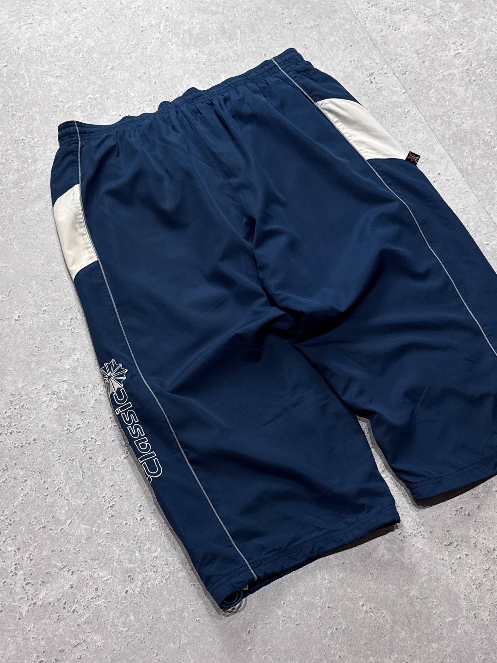 Vintage 2000s Reebok Classic Adjustable 3/4 Track Shorts (L)