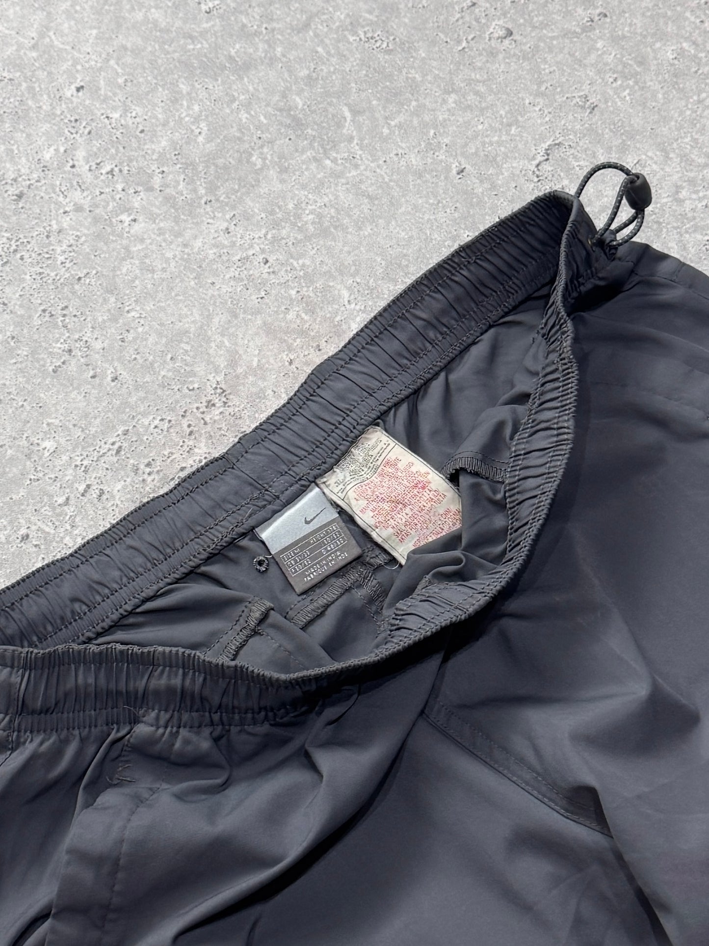 Vintage 2000s Nike Air Max 3/4 Track Shorts (30")