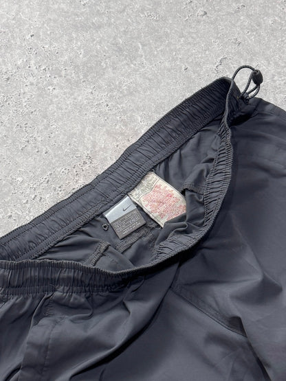 Vintage 2000s Nike Air Max 3/4 Track Shorts (30")