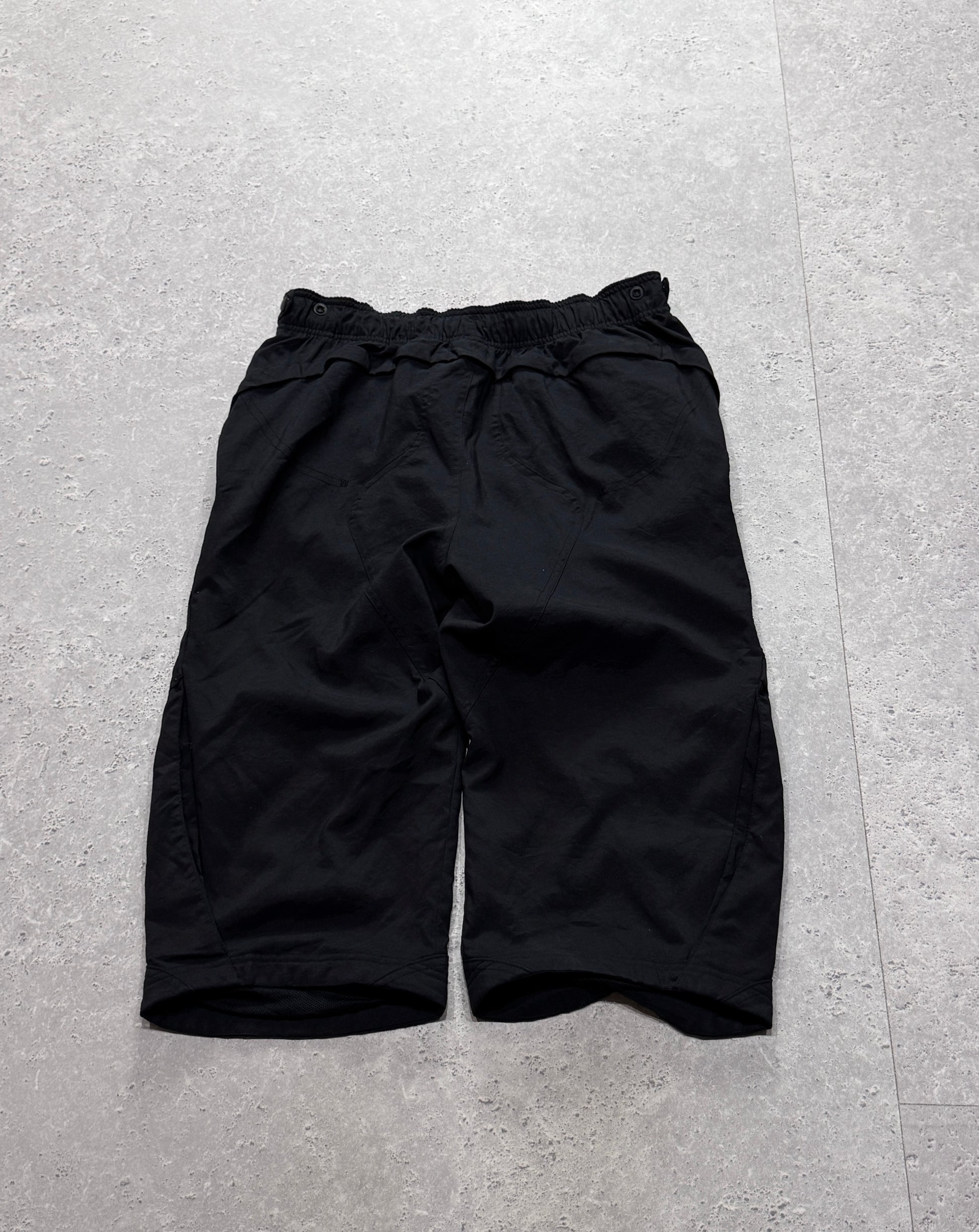 Vintage 2000s Nike Air 3/4 Track Shorts (M)
