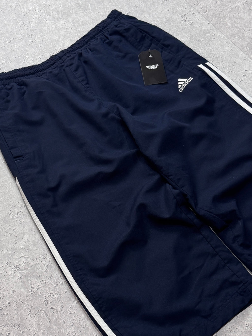 Vintage 2000s Adidas 3/4 Track Shorts (M)
