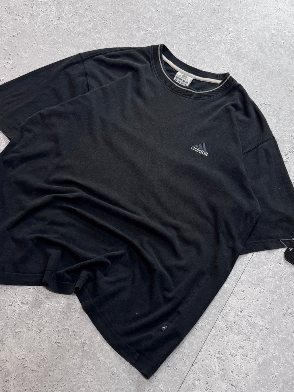 Vintage 2000s Adidas Embroidered Tee (L)
