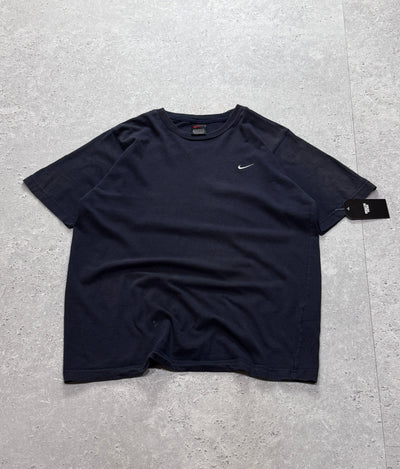 Vintage 2000s Nike Essential Tee (S)