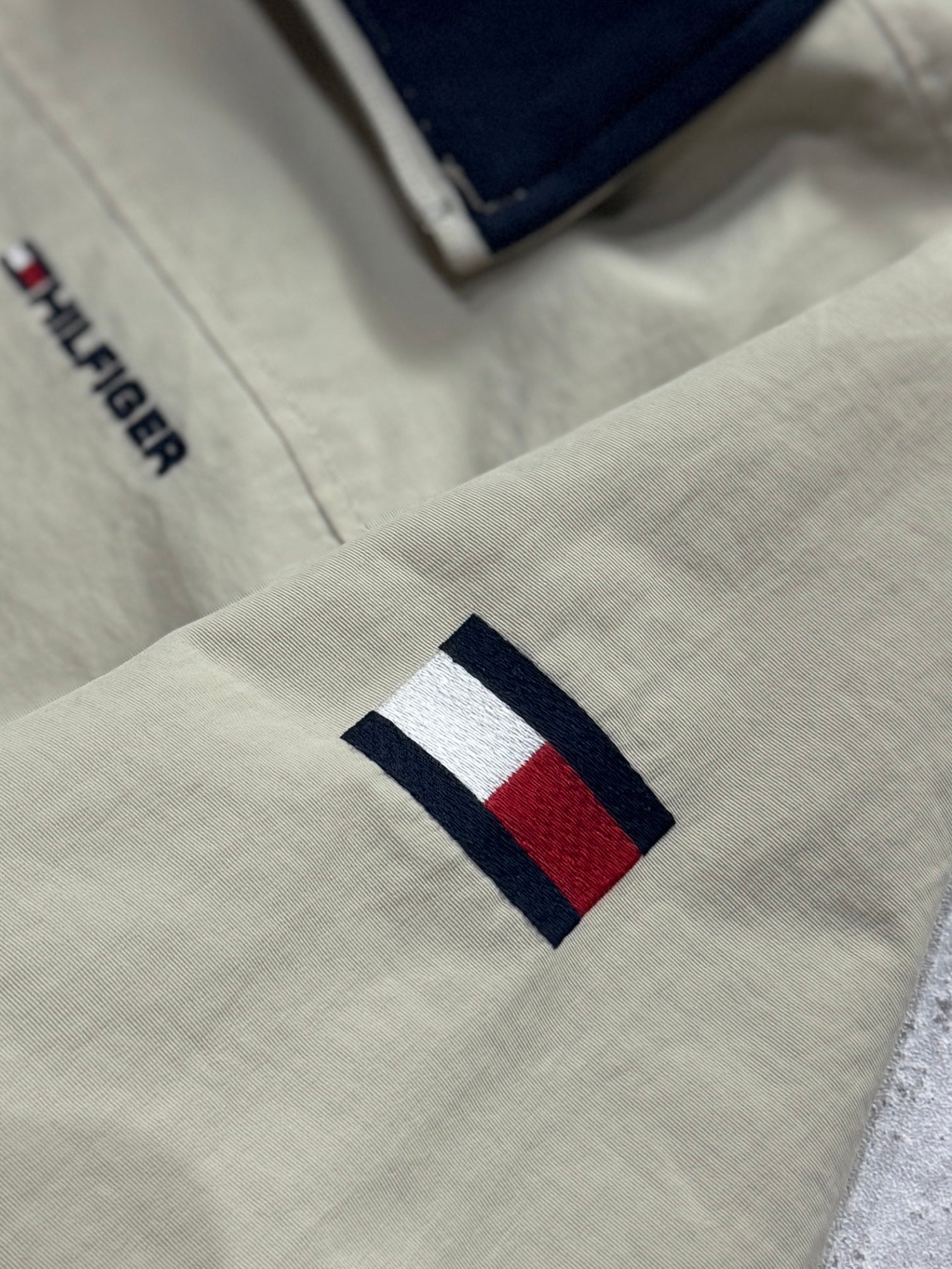 Vintage 2000s Tommy Hilfiger Windbreaker Jacket (M)