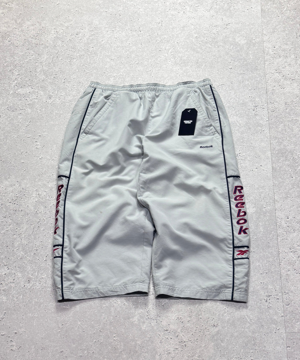 Vintage 2000s Reebok 3/4 Track Shorts (M)