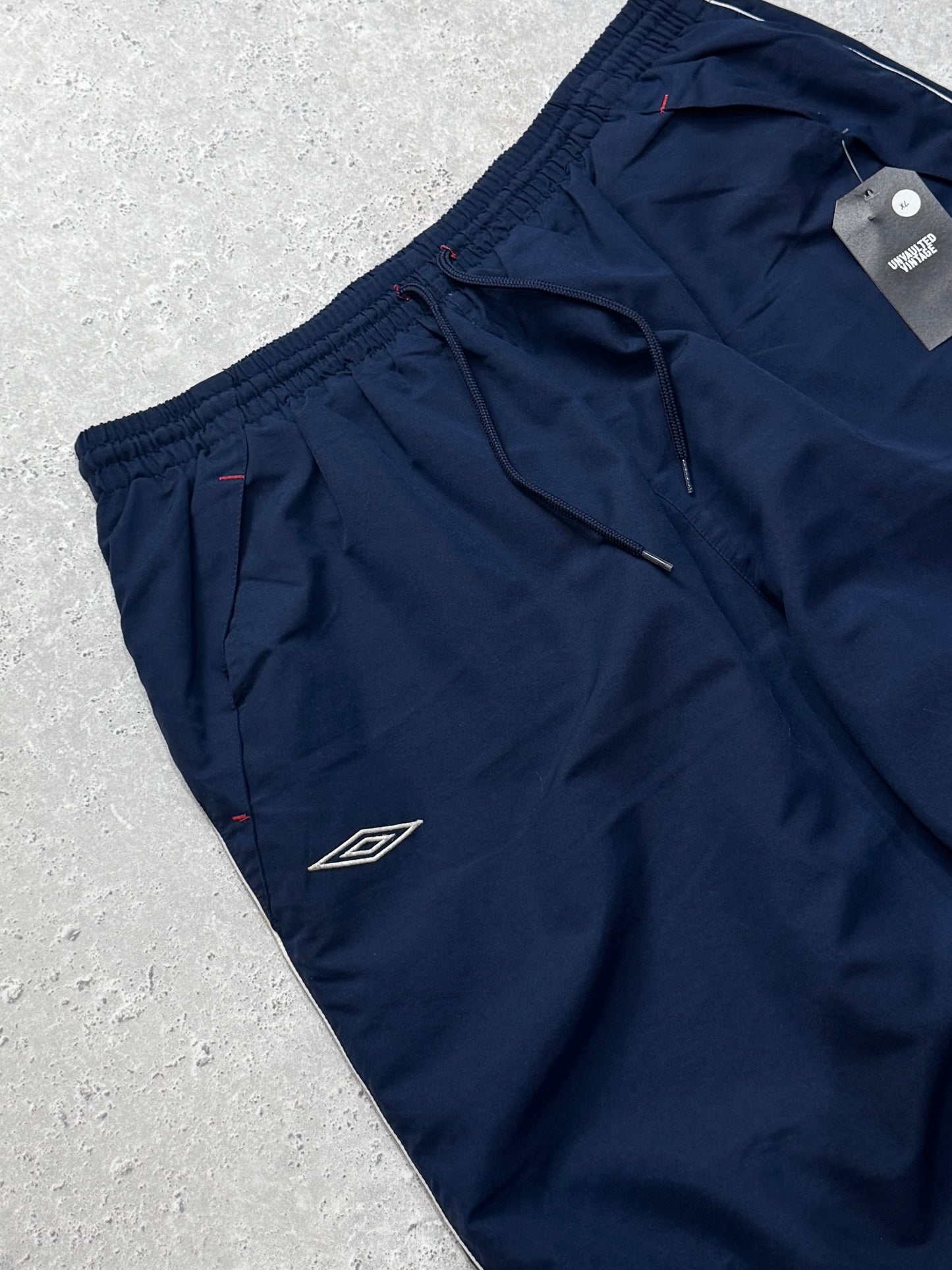 Vintage 2000s Umbro Adjustable 3/4 Track Shorts (34")
