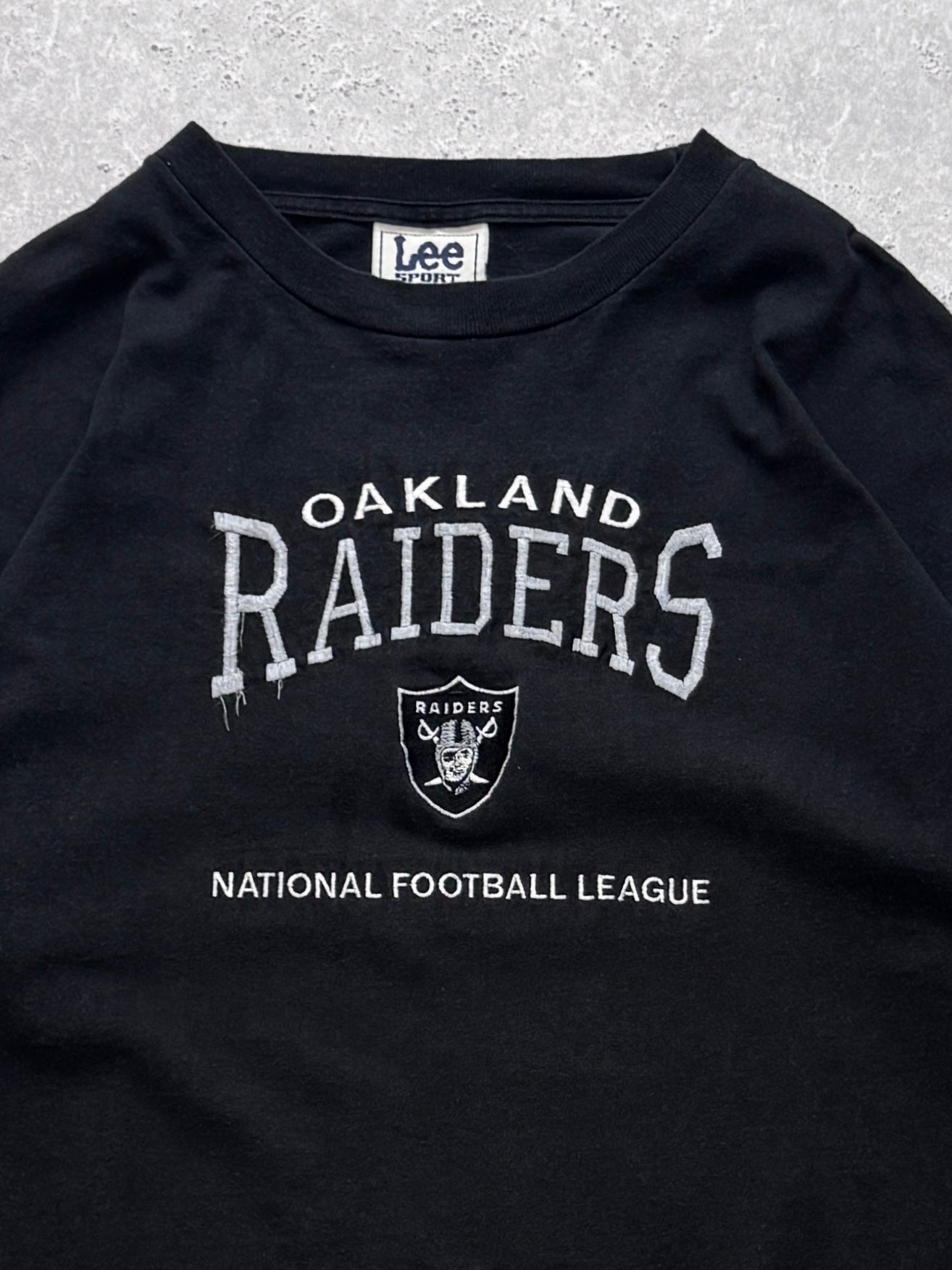 Vintage Oakland Raiders Embroidered NFL Tee (XL)