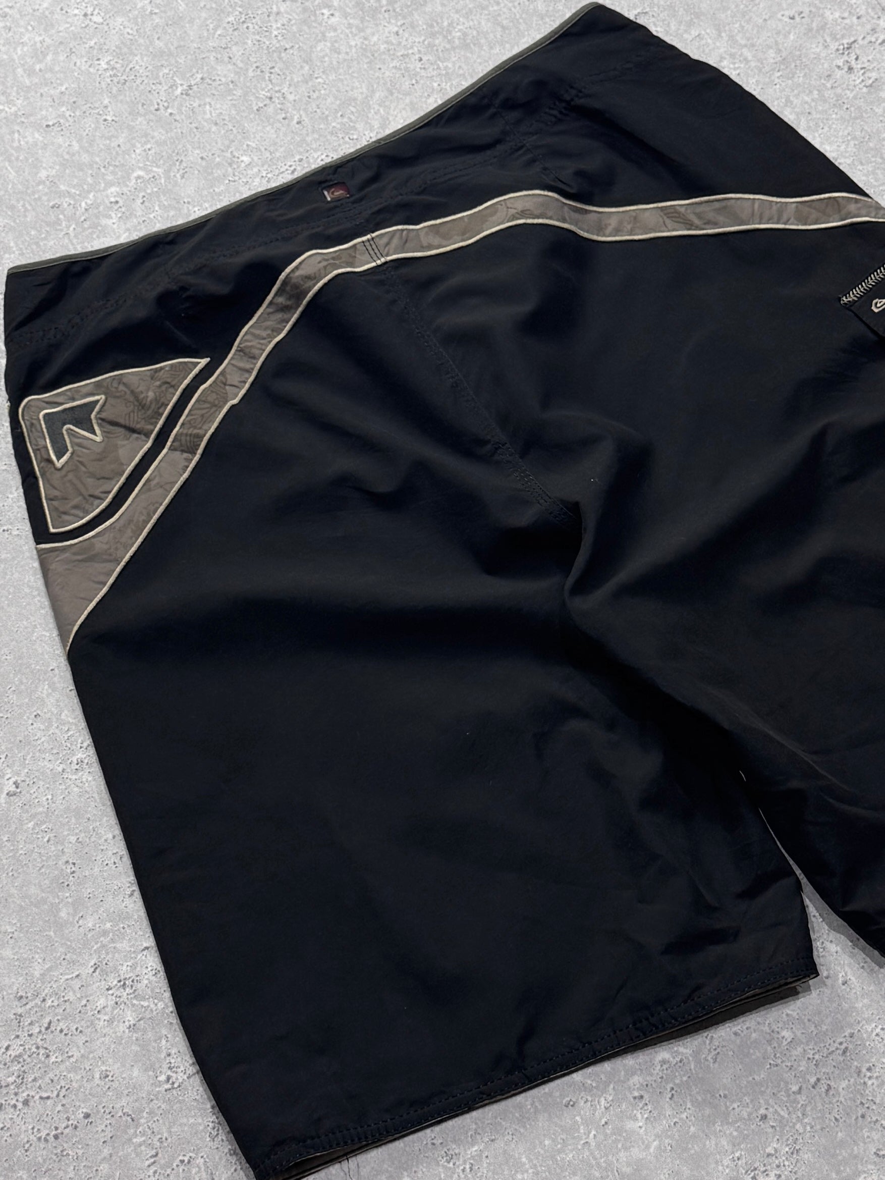 Vintage 2000s Quiksilver Boardshorts (34”)