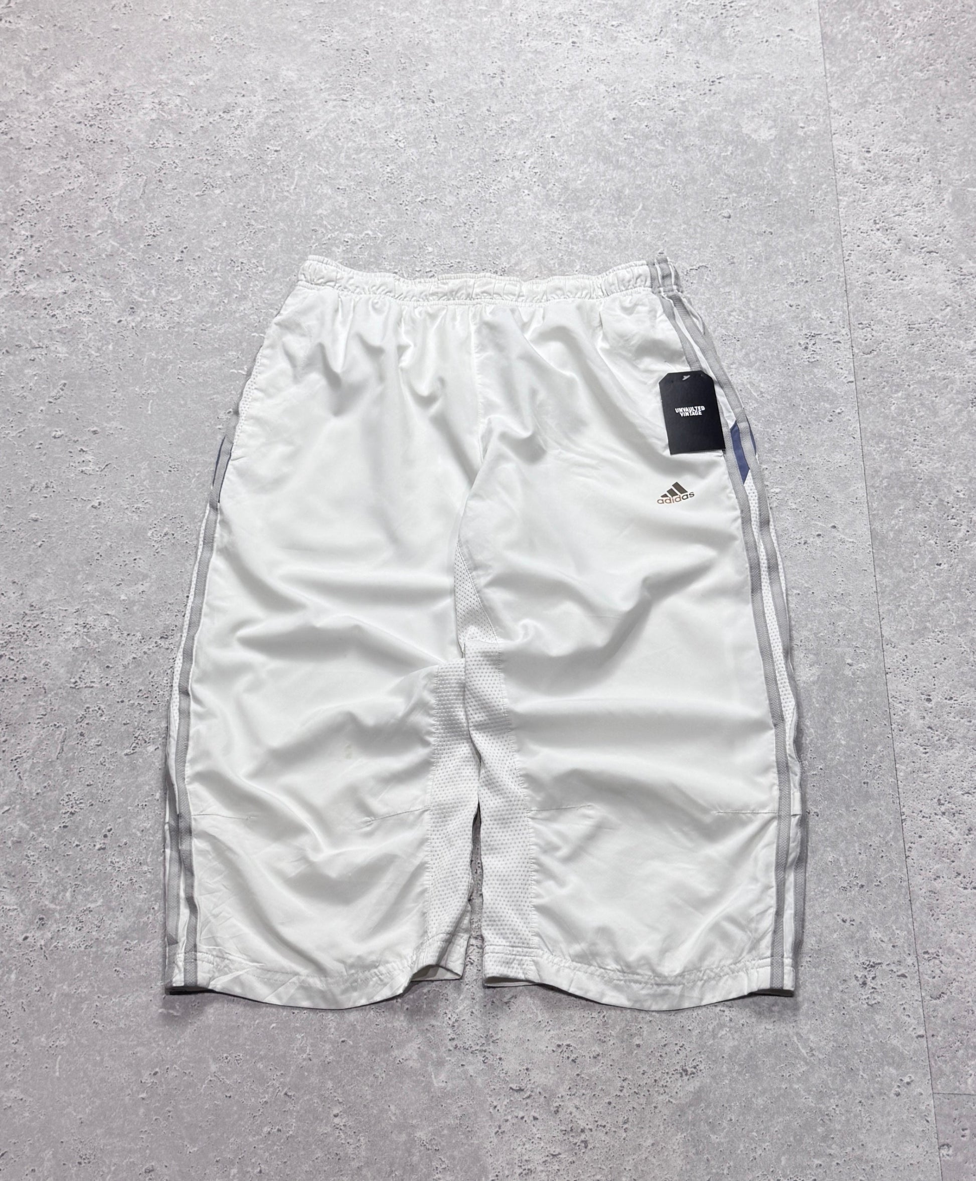 Vintage 2000s Adidas 3/4 Track Shorts (M)