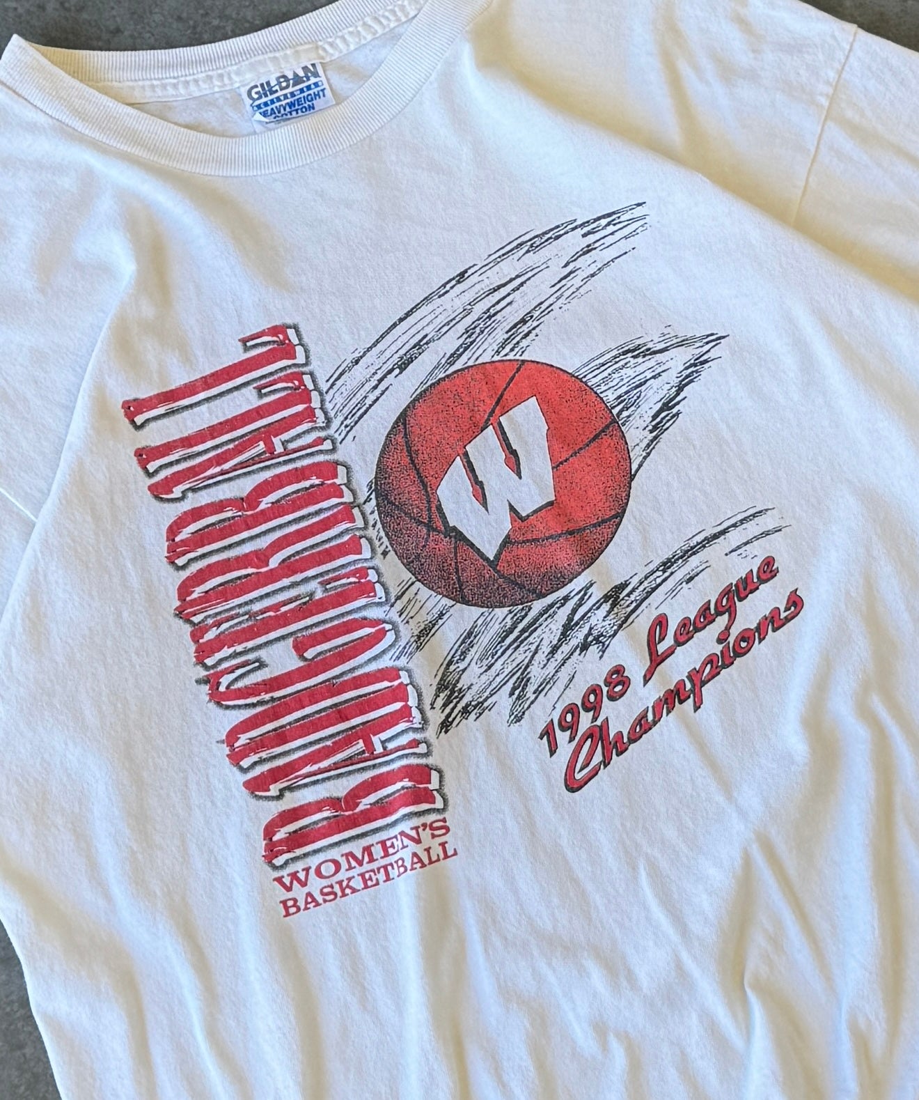 Vintage 98' Womens Wisconsin Basketball Tee (L)