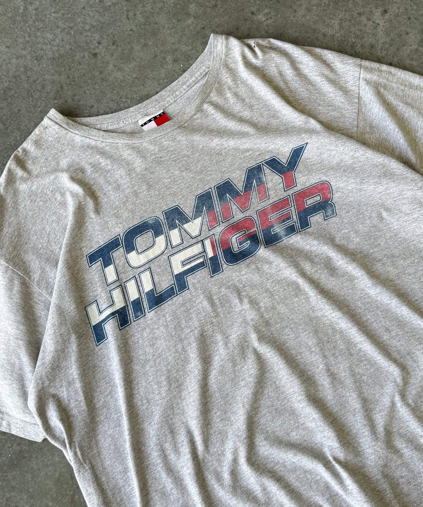 Vintage Tommy Hilfiger Logo Tee (2XL)