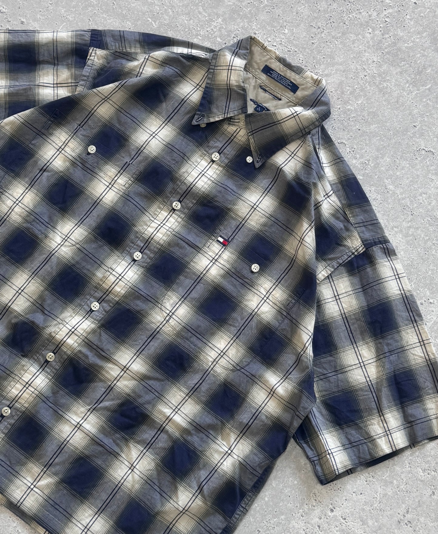 Vintage Tommy Hilfiger Cropped Button Up Shirt (XL)