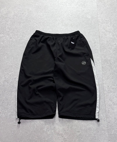 Vintage 2000s Umbro Adjustable 3/4 Track Shorts (M)