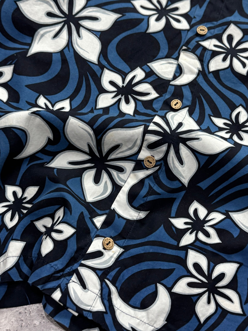 Vintage O’Neill Floral Surfwear Button Up Shirt (M)