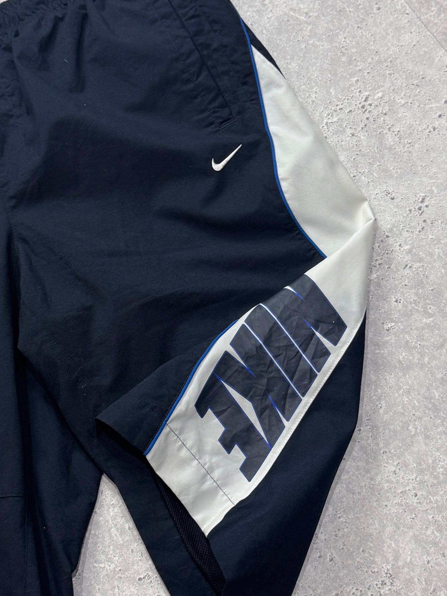 Vintage 2000s Nike Spellout 3/4 Track Shorts (32")
