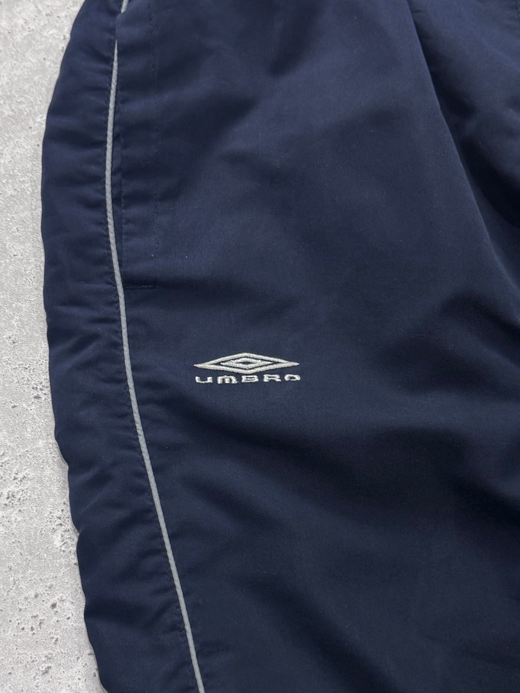 Vintage 2000s Umbro Adjustable 3/4 Track Shorts (M)