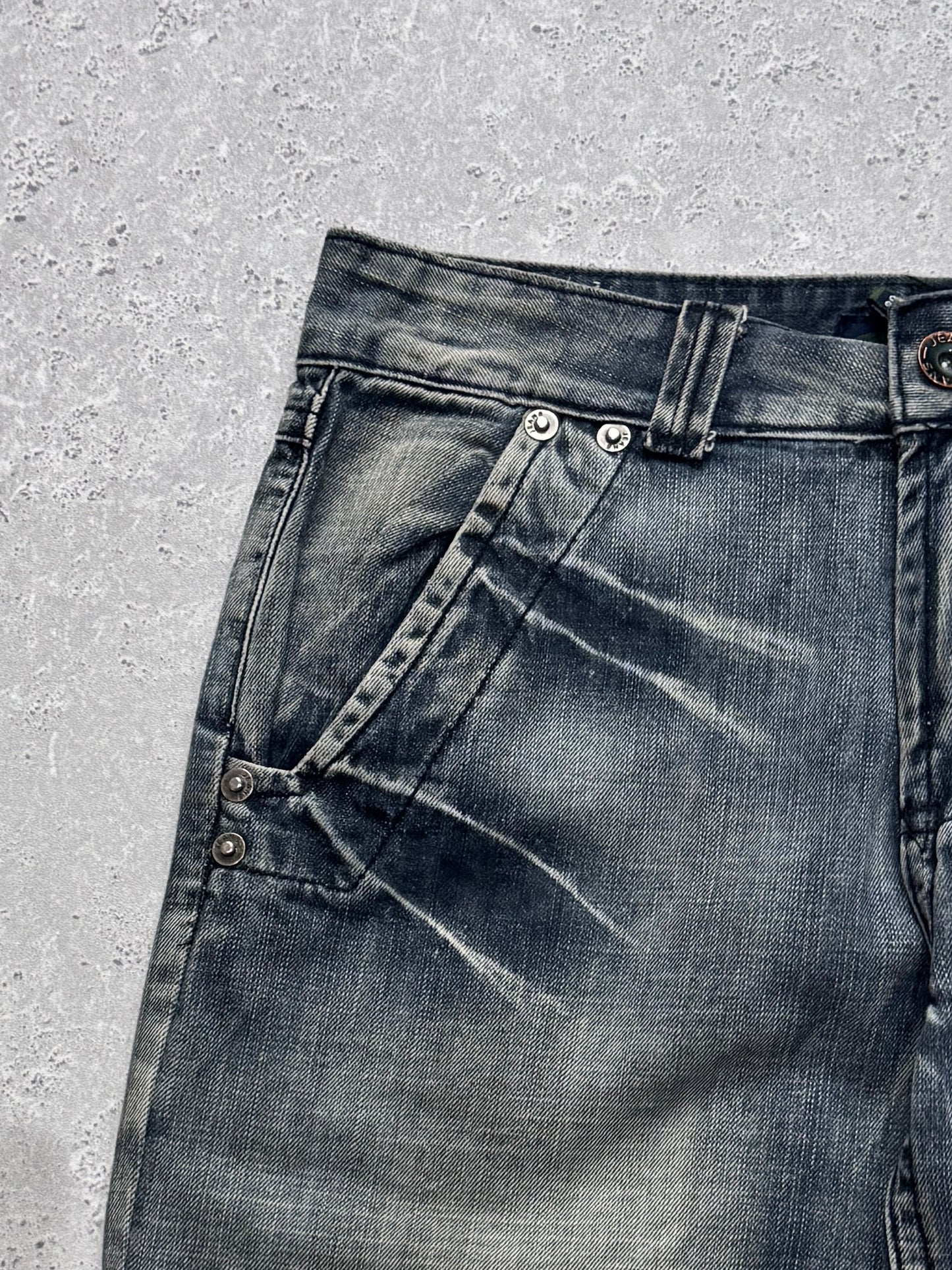 Vintage Y2K Grunge Super Baggy Jorts (32")