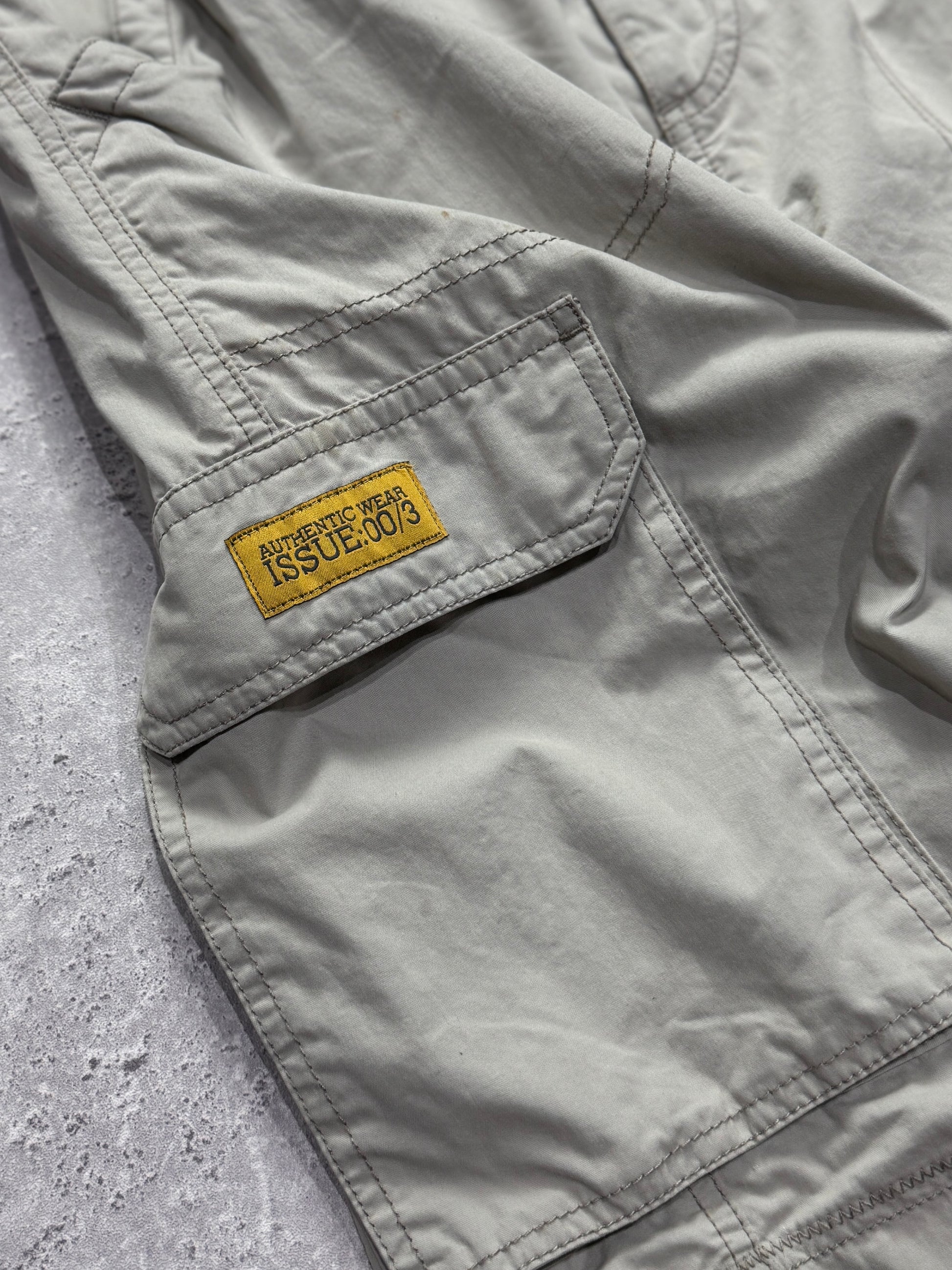 Vintage Y2K Utility Cargo Shorts (32”)