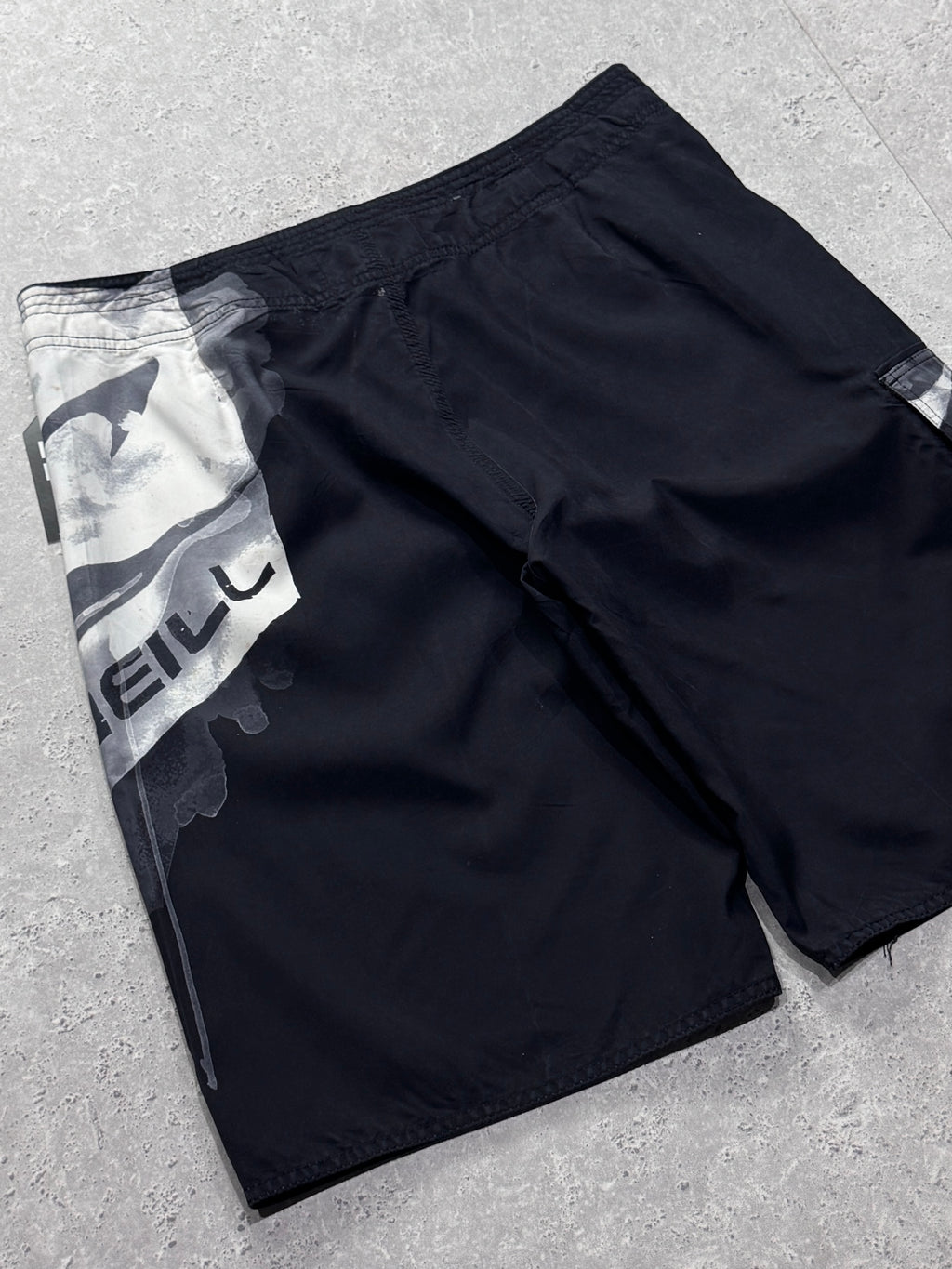 Vintage Y2K O’Neill Boardshorts (34”)